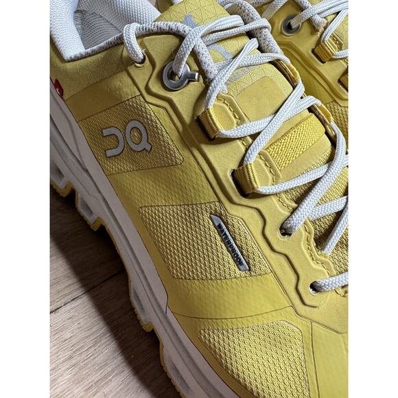 Mint! ON Cloud Cloudventure Waterproof Yellow/Pearl Women's Sz 8.5 *SMALL FIT** - Picture 10 of 10